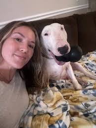 What are affordable housing options in Quinlan that allow service dogs?