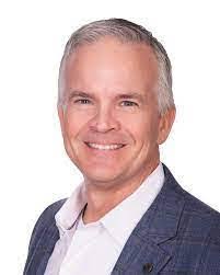 Darren Keeton's Instagram, Twitter & Facebook