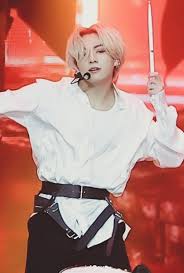 Blonde jungkook is here to wreck us all (try not to get bias wrecked) подробнее. Bts Jungkook Who Has Blonde Hair On Stage For The First Time After Debuting Knetizen