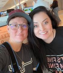 Dana Edmonds's Instagram, Twitter & Facebook