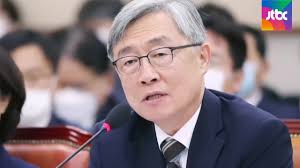 최재형 감사원장, 신임감사관 후보자 특강 등 최재형 감사원장은 감사교육원에서 감사관 전문교육을 받고 있는 신임감사관 후보자들을 대상으로 특강을 하였다. ìµœìž¬í˜• ê°ì‚¬ì›ìž¥ 41 ì •ë¶€ ë°œì–¸ ì´ì–´ ì¸ì‚¬ ì´ê²¬ ì¸ì • Zum ë‰´ìŠ¤