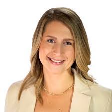 Stacey Hennessey's Instagram, Twitter & Facebook