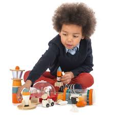 Set Jucarii Din Lemn Viata Pe Planeta Marte 16 Piese