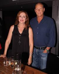 Τον καλύτερο καβαλιέρο είχε η κοραλία καράντη, το βράδυ της τρίτης, στο μπρουσκο. Mproysko Celebrities Eidhseis Yupiii Gr