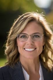 Kendall Helm's Instagram, Twitter & Facebook