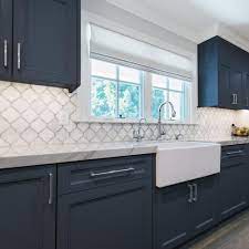 In 2020, we've started to see white kitchens using darker moodier accent colors. Pin On Kitchens