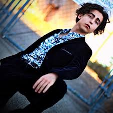 Aidan R Gallagher On Instagram Those Who Were Seen Dancing Were Thought To Be Insane By Those Wh En 2020 Chicos Famosos Celebridades Adolescentes Celebridades Guapas