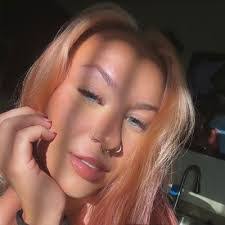 Tara Collier's Instagram, Twitter & Facebook