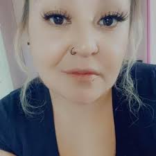 Having a really hard time staying sober and I have no support. Feel like  just giving up.😕