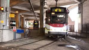 輕鐵 （ light rail ），是 港鐵公司 在 屯門 、 元朗 及 天水圍 營運的 輕型鐵路系統 ，全長36.2公里，共設有68個 車站 ，每個車站相隔頗近，距離約580米 。. å…ƒæœ—æœ‰è¼•éµæ'žå‚·éŽè·¯å¥³å­æ¸¯éµæŒ‡è»Šé•·å·²èª¿é›¢é§•é§›è·å‹™åŠ©æŸ¥ æœ¬åœ° å•†æ¥­é›»å°881903