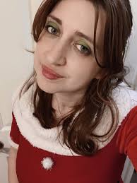 Holiday Season approaches! These Santa Claus and Grinch inspired fits are 