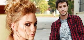 Kadın oyuncu farah zeynep abdullah 1,60 m boyundadır. Farah Zeynep Abdullah In Sevgilisi Kim Ahmet Rifat Sungar Kimdir