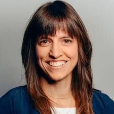 Lori Starks's Instagram, Twitter & Facebook