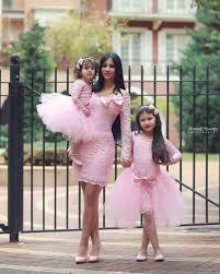 Pin By Goretti Pieterse On Mommy And Me Mother Daughter Outfits Mother Daughter Fashion Mother Daughter Dresses Matching