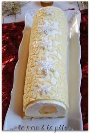 Buche Chocolat Blanc Insert Lemon Curd Buche Au Chocolat Buche De Noel Chocolat Blanc
