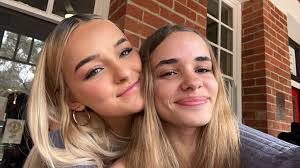 Hello group!!😊 LOOKING FOR A ROOM. I'm Andrea, 26 years old and I work in  Dublin full time with a firm term's contract. I'm looking for a single or  double room to