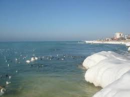 También hay mares interiores, totalmente cerrados, que son como enormes lagos con agua salada, como el mar muerto, el caspio o el prácticamente desaparecido mar de aral. Mar Caspio Caspian Sea Aktau Mangystau Province Resmi Tripadvisor