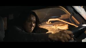 Hayatta kalmak için zorlu bir mücadelenin içine giren insanlar, sıkışıp kaldıkları yerden kurtulmanın yolunu bulabilecek midir? Yarimada Peninsula Fragman Youtube