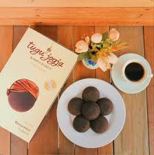 1,268 likes · 4 talking about this. 18 Oleh Oleh Jogja Yang Paling Enak Murah Dan Istimewa Pergi Com