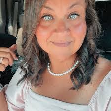 Karen Smoke's Instagram, Twitter & Facebook