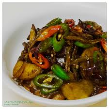 4ekor ikan cencaru (lumur kunyit dan garam lepas tu goreng) cili kisar (1senduk) bawang putih/merah/halia. Ikan Bilis Kentang Goreng Kicap Marina S Kitchen