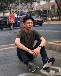 Konten durasi pendek buat story wa,ig maupun fb.semoga terhibur ya 😄story wa cowok ganteng lagi mandi di kolam#selebrimbo #storywa #mandidikolam #storywahal. 39 Ide Kumis Tipis Potret Diri Fotografi Orang Orang