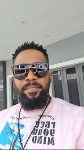 Hey Loves! Should I cut my beard? I need a 1000 yess!!😍😍