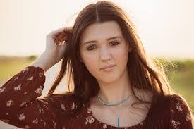 Lana Beatty's Instagram, Twitter & Facebook