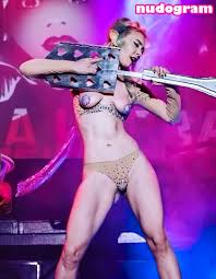 Juliette Electrique  Juliette_swordswallower  juliette_electrique Гола  изтичане OnlyFans снимка 4 - Nudogram v2.1