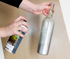 Danach Kannst Du Deine Flaschen Mit Dem Lackspray Bespruhen Am Besten Tust Du Das An Der Frischen Luft Und Flaschenlicht Flaschen Dekorieren Flaschenleuchten