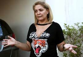 Ana cristina valle is on facebook. Familiares De Ex Mulher De Bolsonaro Sacavam Ate 99 Do Salario Diz Promotoria