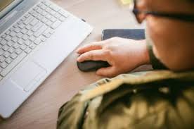 La télé, les radios, les journaux et même les. A Marseille Emmaus Connect Experimente Le Numerique Pour Tous