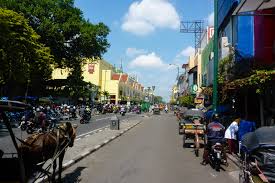 Keep tabs on your bus, minibus, trolleybus, or tram in magelang. Java Indonesien Mit Dem Zug Entdecken Zrb