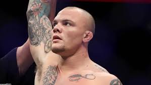 UFC fighter Anthony Smith details taking down home intruder: 'I went into  that fight ready to die'