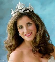 Lisa Pasquale's Instagram, Twitter & Facebook