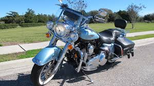 It has a brand new engine and in other respects the road king classic experience has changed very little. Road King Classic Blue Image Cortez Auto
