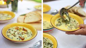 Daca doriti ca ciorba sa fie mai acrisoara, adaugati otet la servire, direct in farfurie. CiorbÄƒ TradiÈ›ionalÄƒ De SalatÄƒ Verde GÄƒtitÄƒ De Mama Youtube