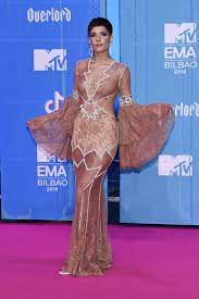 In 2000, tamera mowry made herself completely transparent on the red carpet — not that she meant to! Halsey Wore A Completely See Through Lace Dress On The Red Carpet Halsey Style Dresses Halsey