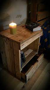 table de chevet table de nuit en palette recuperation bois facebook decorecupbois tables de nuit palettes table de nuit meubles en bois de palettes