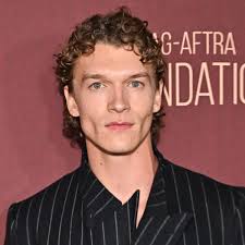 Bachelorette' Rachel Lindsay Talks Weddings & Bridesmaid Drama