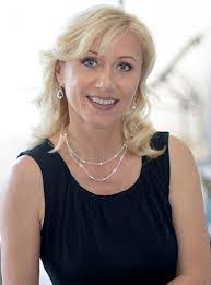 Evette Roach's Instagram, Twitter & Facebook