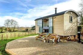 South Coombe Shepherds Hut Stylish Devon Shepherd S Hut In 2020 Shepherds Hut Luxury Holiday Cottages Country Cottage