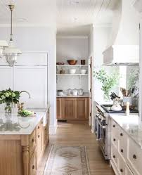 I Love White Kitchens But When It S Mixed With Gorgeous Warm Natural Woods It Really Takes It U Home Decor Kitchen New Kitchen Cabinets Interior Design Kitchen