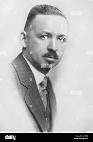 Ernest Williamson's Instagram, Twitter & Facebook