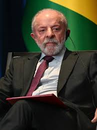 Em meio a críticas da direita, Lula homenageia vítimas do Holocausto