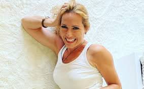 Fernanda serrano ich beginne mein studium an der universität (tecnológico de monterrey) am 08.08.2021. Fernanda Serrano E So Amor Atriz Partilha Primeira Foto De Um Beijo Do Namorado Nova Gente