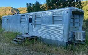 Jun 05, 2021 · details about 1955 spartan spartan imperial mansion travel trailer 1955 see original listing. Pure Luxury 1959 Spartan Imperial Mansion Barn Finds