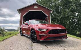 Learn the ins and outs about the 2020 ford mustang gt premium fastback. 2020 Ford Mustang Gt The V8 You Can T Live Without The Car Guide
