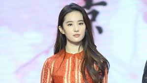  Disney S Mulan Finds Its Star In Chinese Actress Liu Yifei The Tracking Board
