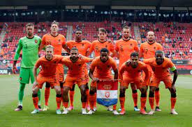 Het nederlands elftal speelt vóór het ek nog twee oefenwedstrijden. 4s9bpbxb6zrgbm